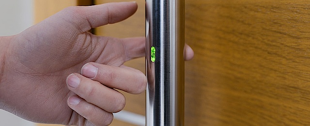 Zutritts­kontrolle bei Elektro Landmann in Regis-Breitingen